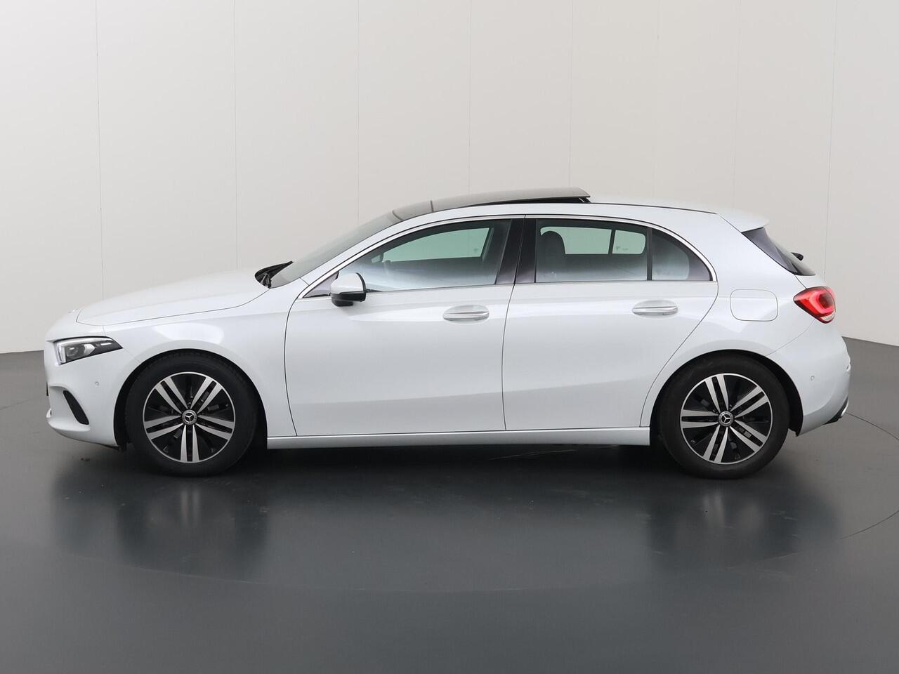 Mercedes-Benz A-KLASSE 180 Luxury | Panoramadak | Memory | Multibeam | Keyless | Distronic |