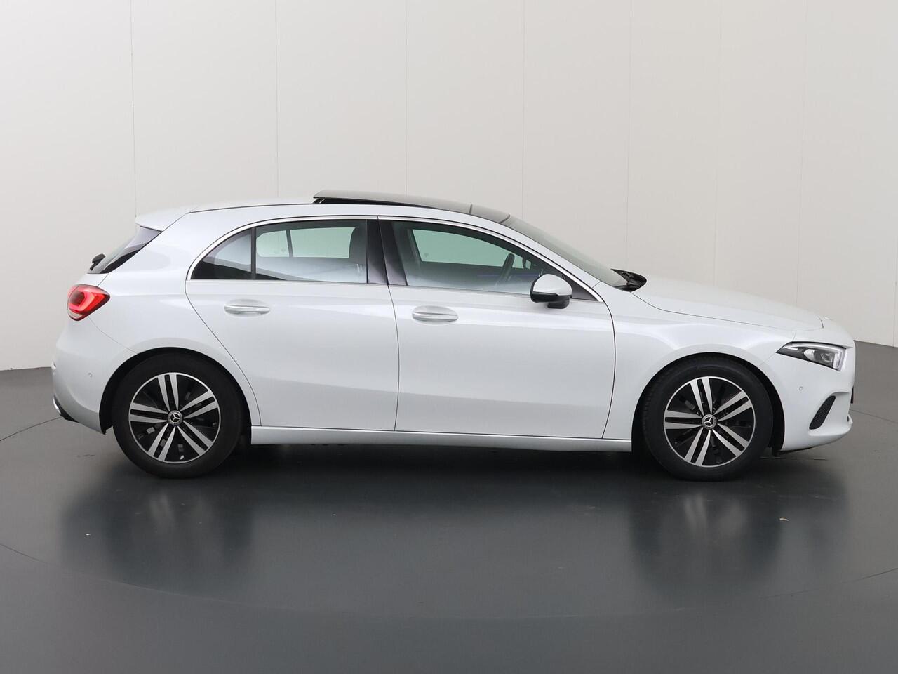 Mercedes-Benz A-KLASSE 180 Luxury | Panoramadak | Memory | Multibeam | Keyless | Distronic |