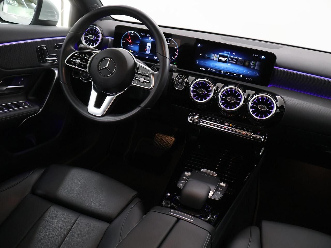 Mercedes-Benz A-KLASSE 180 Luxury | Panoramadak | Memory | Multibeam | Keyless | Distronic |