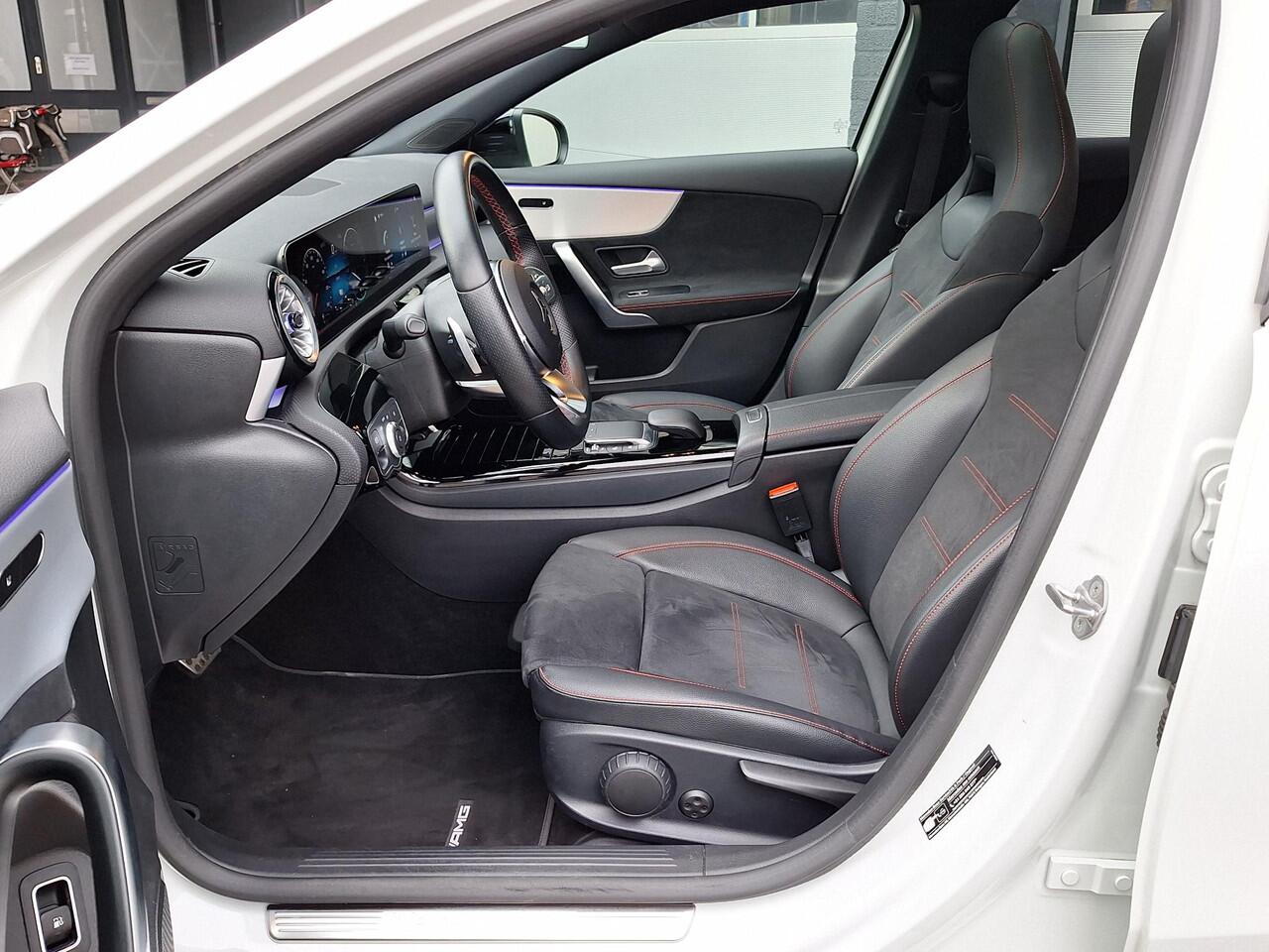 Mercedes-Benz A-KLASSE 250 e AMG Line | Panoramadak | Night pakket | Achteruitrijcamera | Sfeerverlichting | Multibeam LED | Keyless-GO