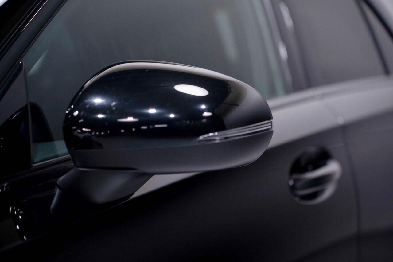 Mercedes-Benz A-KLASSE 180 Business Solution AMG Navi Camera PDC v+a Sfeerverlichting Led koplampen NAP Wegklapbare trekhaak NAP