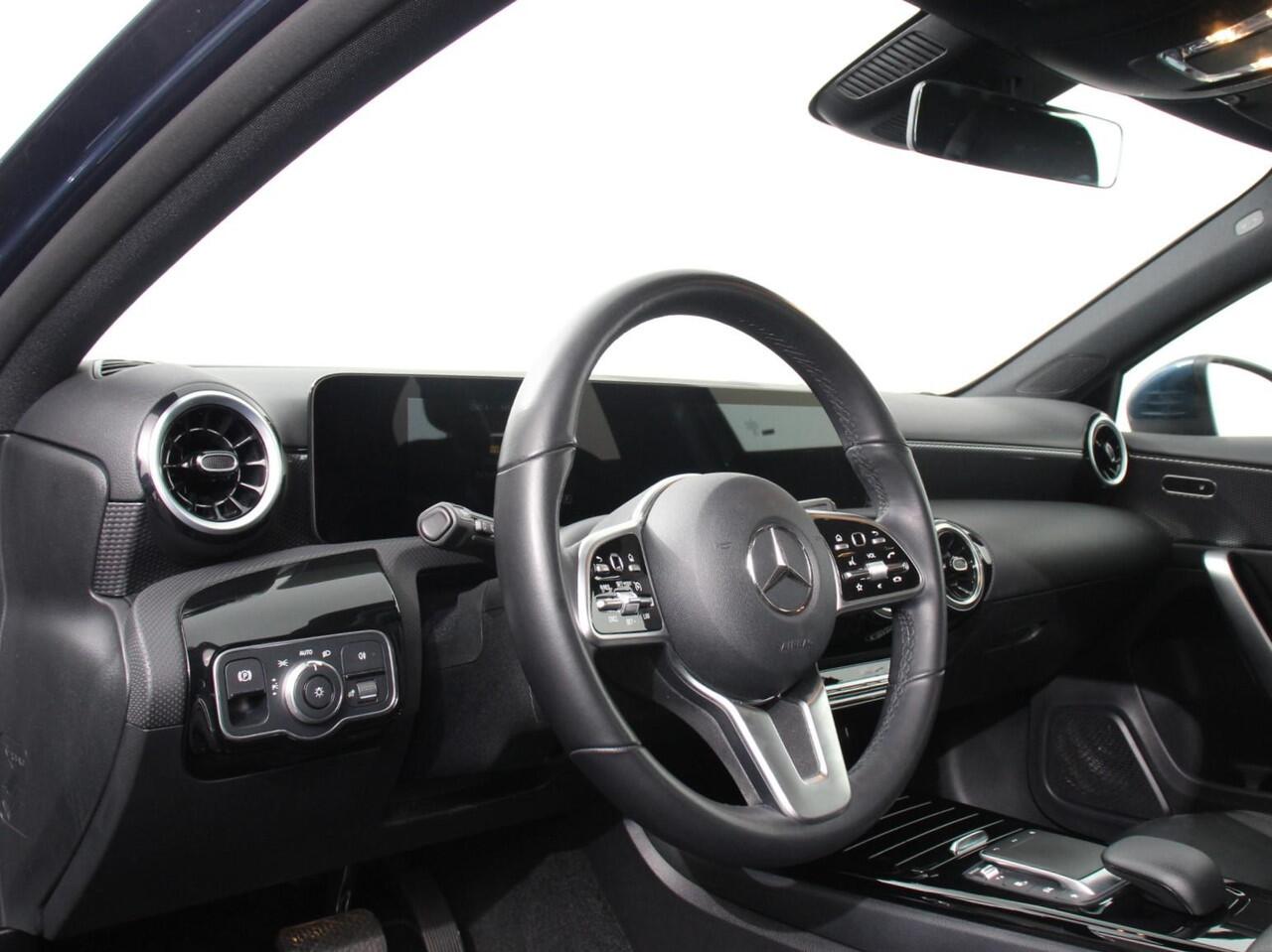 Mercedes-Benz A-KLASSE 200 163pk DCT Progressive Navigatie Parkeersensoren Camera Cruise Control Stoelverwarming Ledverlichting Climate Control