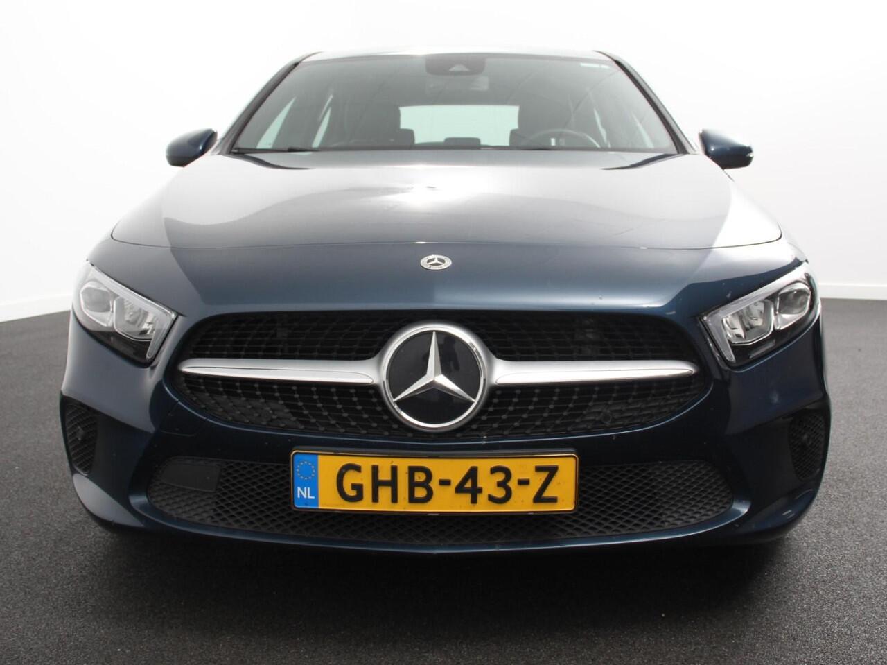 Mercedes-Benz A-KLASSE 200 163pk DCT Progressive Navigatie Parkeersensoren Camera Cruise Control Stoelverwarming Ledverlichting Climate Control