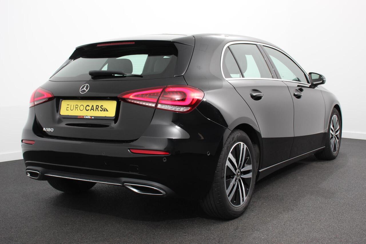 Mercedes-Benz A-KLASSE 180 136pk DCT Progressive Navigatie Parkeersensoren Camera Cruise Control Stoelverwarming Ledverlichting Climate Control