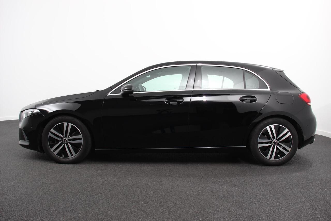 Mercedes-Benz A-KLASSE 180 136pk DCT Progressive Navigatie Parkeersensoren Camera Cruise Control Stoelverwarming Ledverlichting Climate Control
