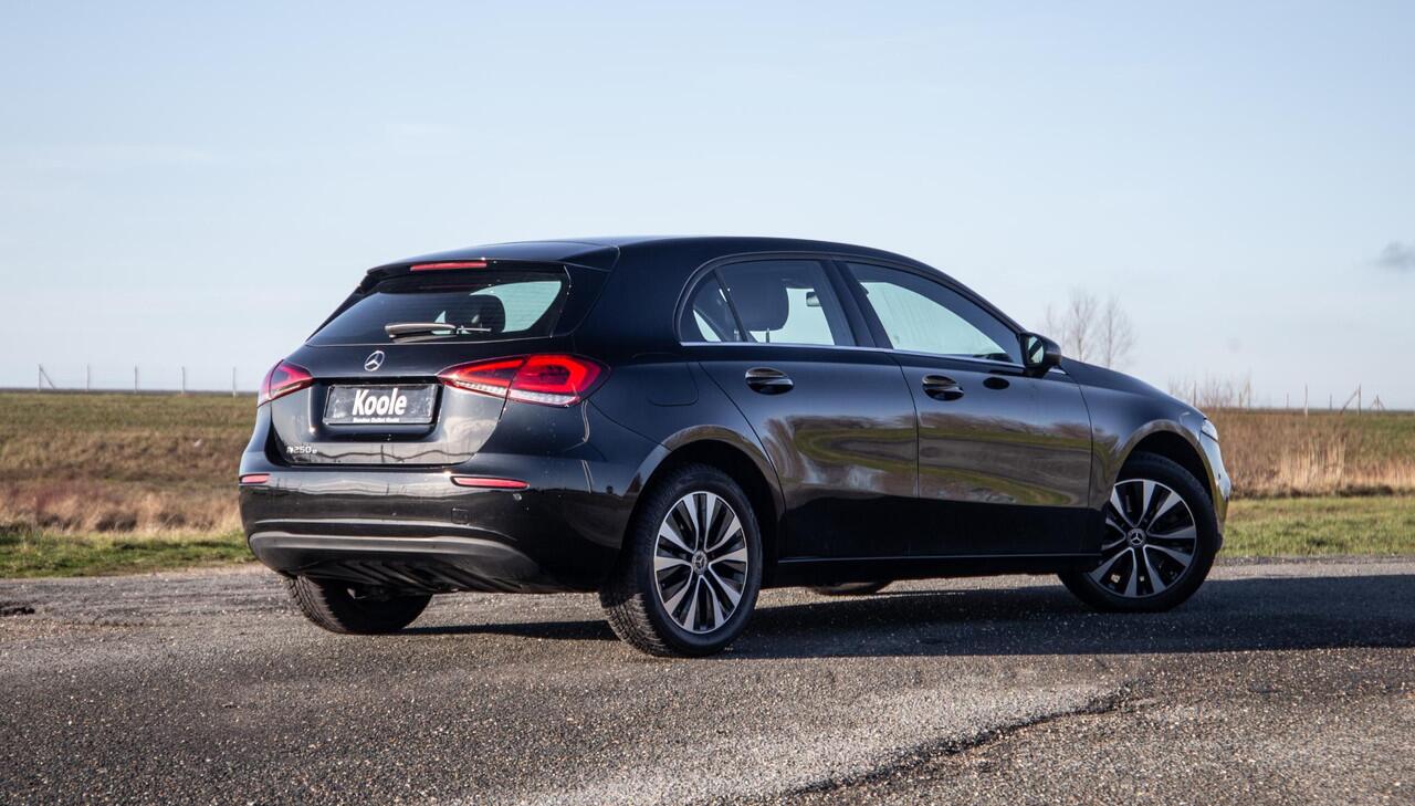 Mercedes-Benz A-KLASSE 250 e Business Line PANORAMA DAK / WIDESCREEN / 360 CAMERA / CARPLAY