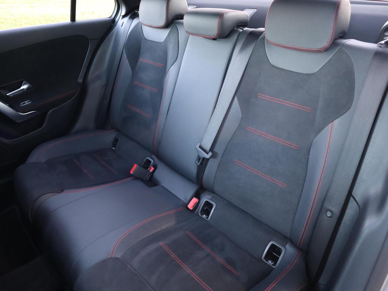 Mercedes-Benz A-KLASSE 250 e AMG Line