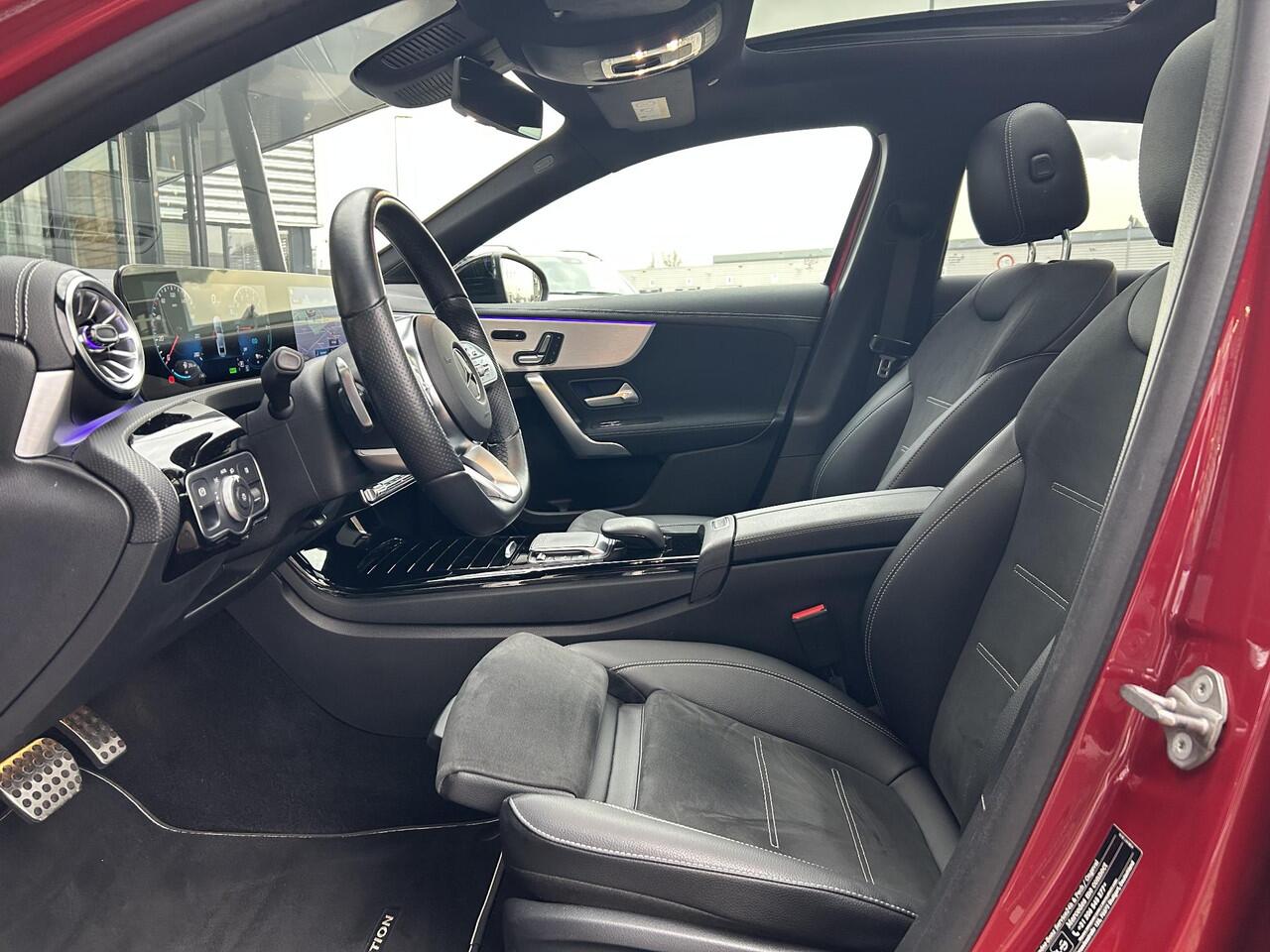 Mercedes-Benz A-KLASSE 250 e Business Solution AMG Limited | Panoramadak | Memory | Carplay | Stoelverwarming | Sfeerverlichting