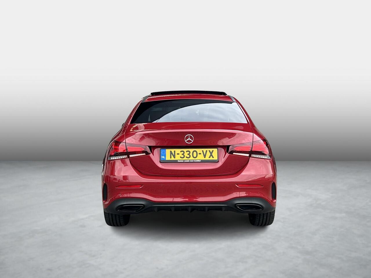 Mercedes-Benz A-KLASSE 250 e Business Solution AMG Limited | Panoramadak | Memory | Carplay | Stoelverwarming | Sfeerverlichting