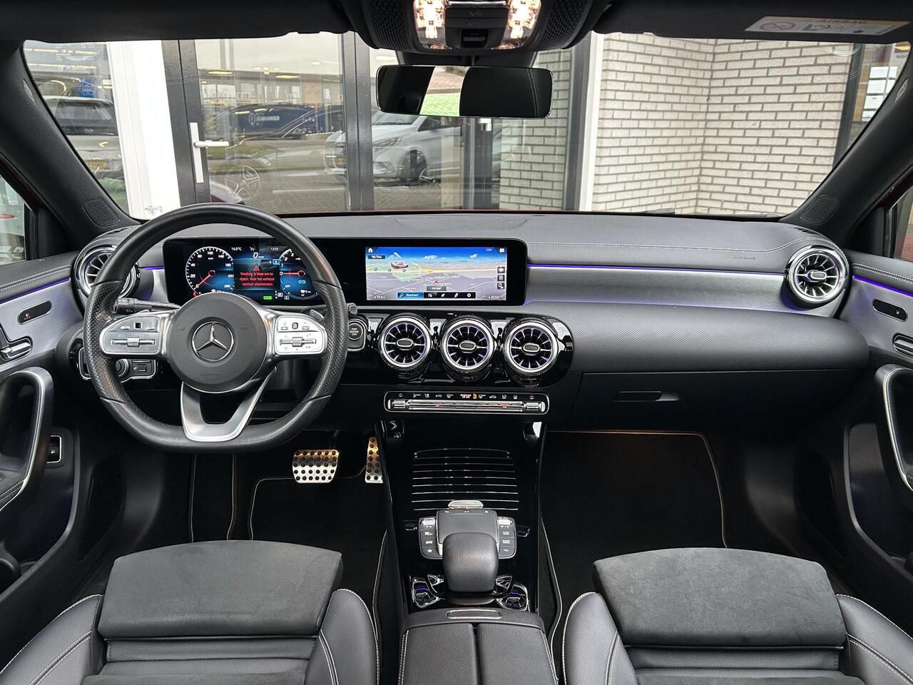 Mercedes-Benz A-KLASSE 250 e Business Solution AMG Limited | Panoramadak | Memory | Carplay | Stoelverwarming | Sfeerverlichting