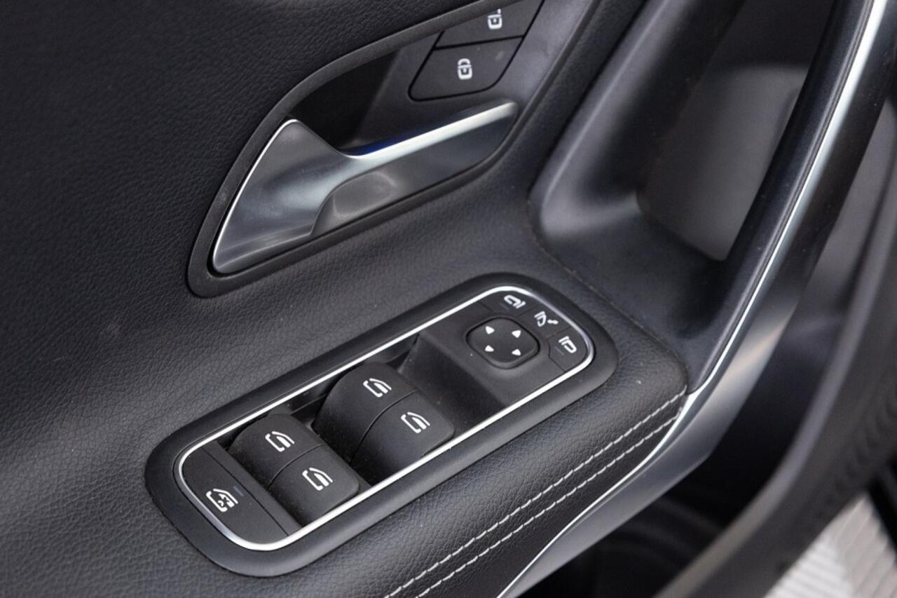 Mercedes-Benz A-KLASSE 250 e Luxury Line | LEDER | Full LED | NAVI | ECC | CAMERA