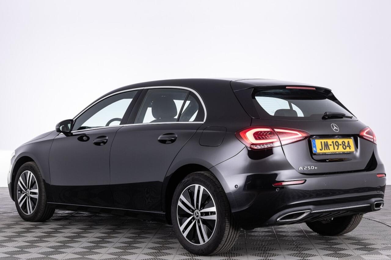 Mercedes-Benz A-KLASSE 250 e Luxury Line | LEDER | Full LED | NAVI | ECC | CAMERA