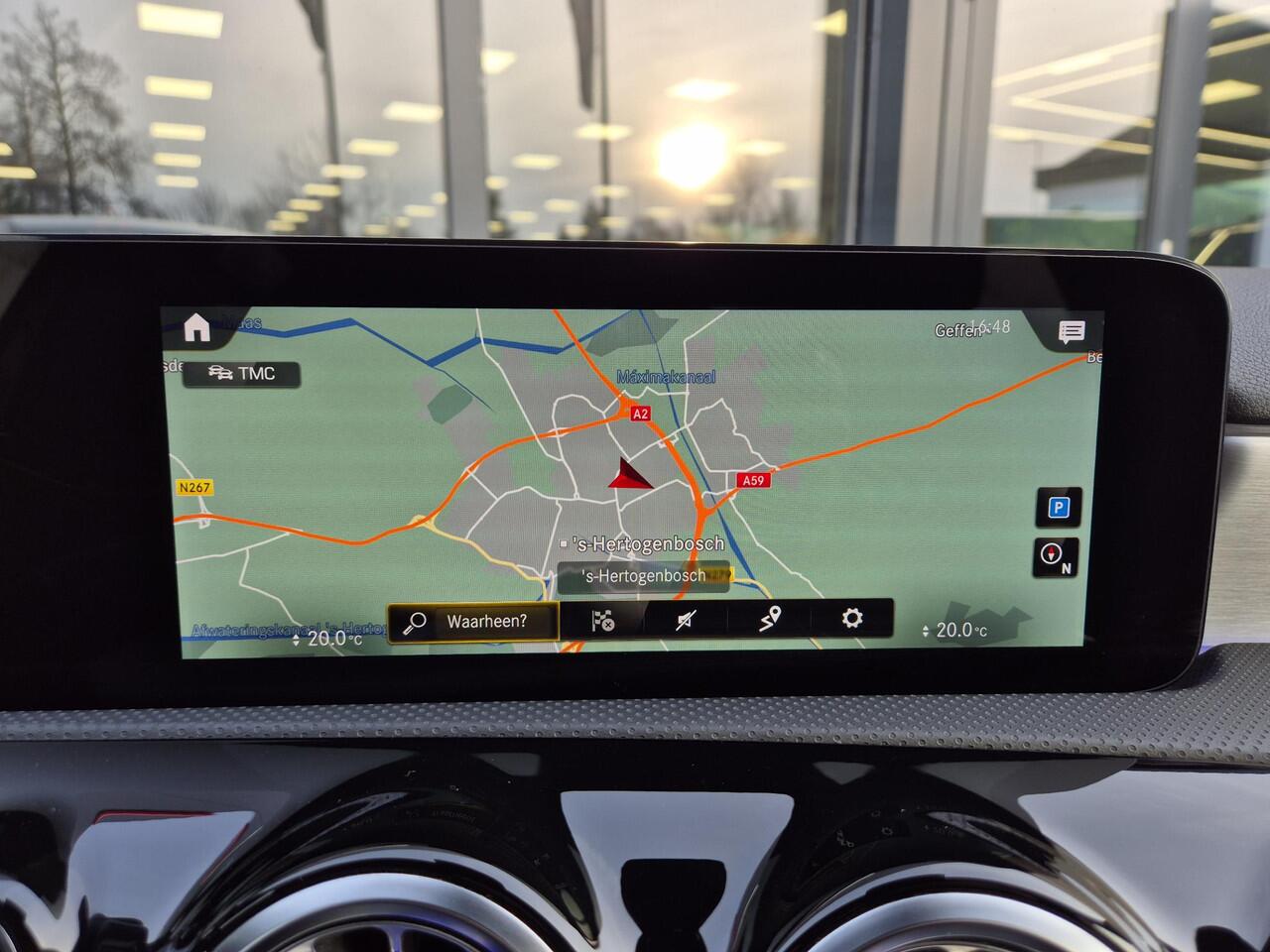 Mercedes-Benz A-KLASSE 180 Business Solution AMG | Navigatie | Night pakket |