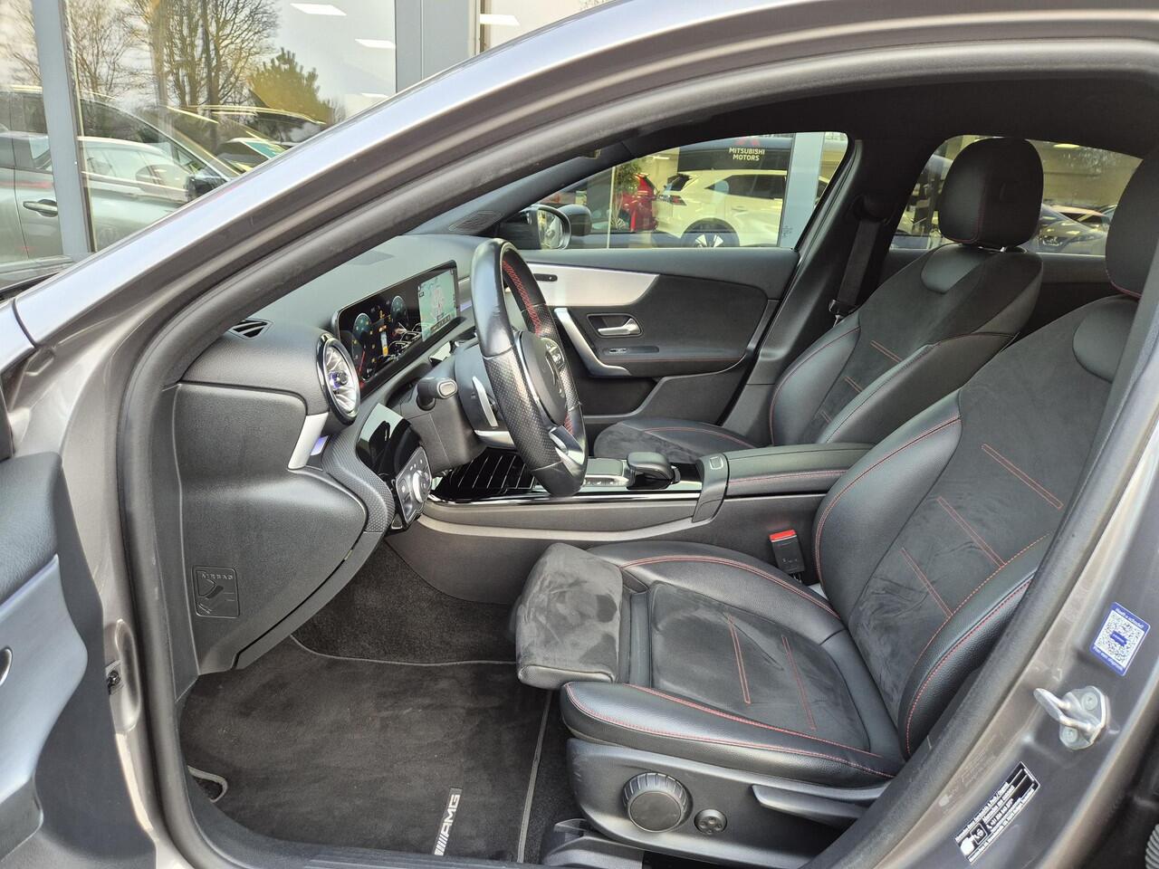 Mercedes-Benz A-KLASSE 180 Business Solution AMG | Navigatie | Night pakket |