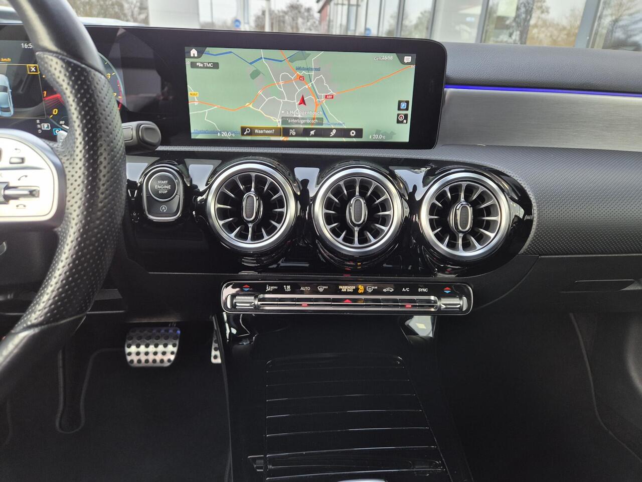 Mercedes-Benz A-KLASSE 180 Business Solution AMG | Navigatie | Night pakket |