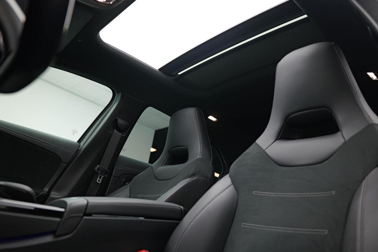 Mercedes-Benz A-KLASSE A250e AMG Line |Pano|Ambient|Carplay|Dodehoek|