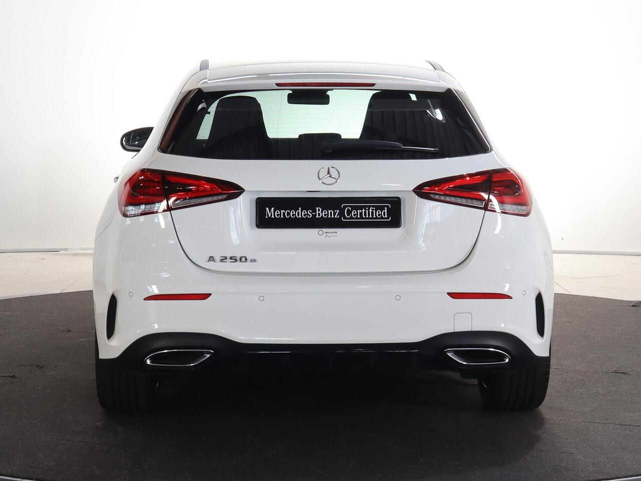 Mercedes-Benz A-KLASSE 250 e AMG Line | Night pakket | Stoelverwarming | Sfeerverlichting |