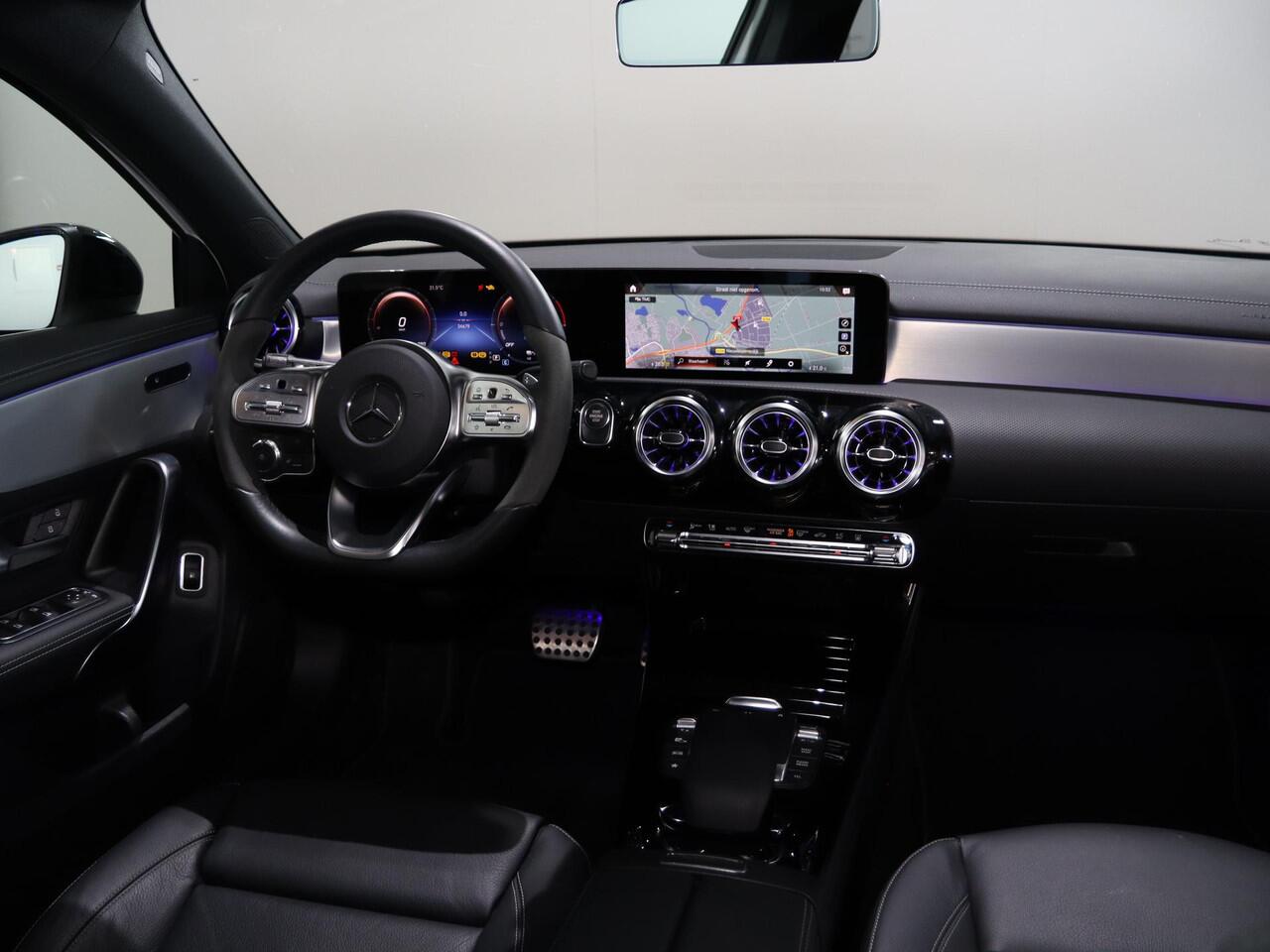 Mercedes-Benz A-KLASSE 250 e AMG Line | Night pakket | Stoelverwarming | Sfeerverlichting |