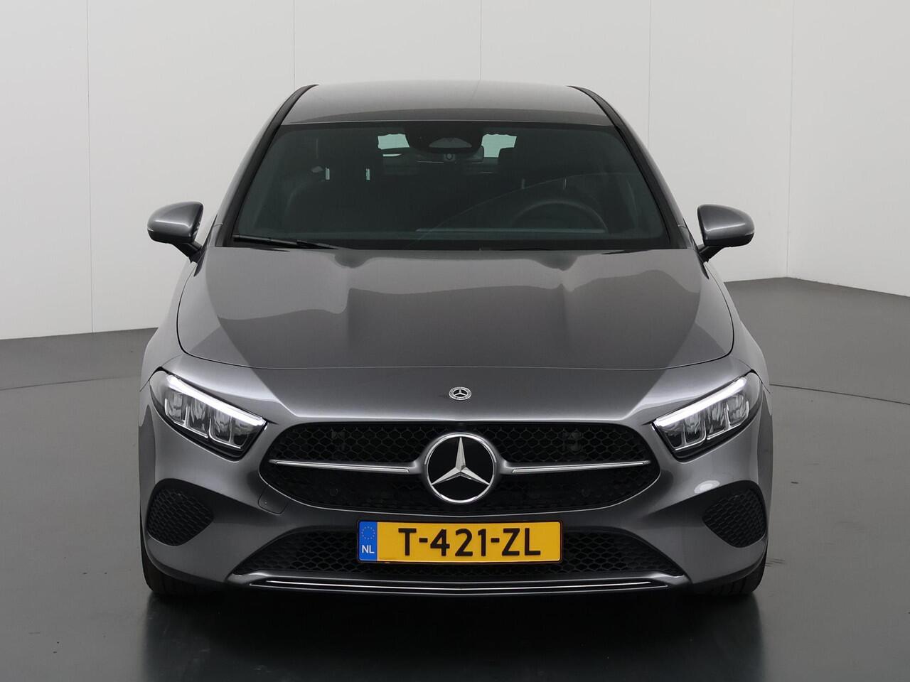 Mercedes-Benz A-KLASSE 180 Business Line | Adaptieve Cruise | Apple Carplay | Achteruitrijcamera | Smartphone integratie | Mild Hybride |