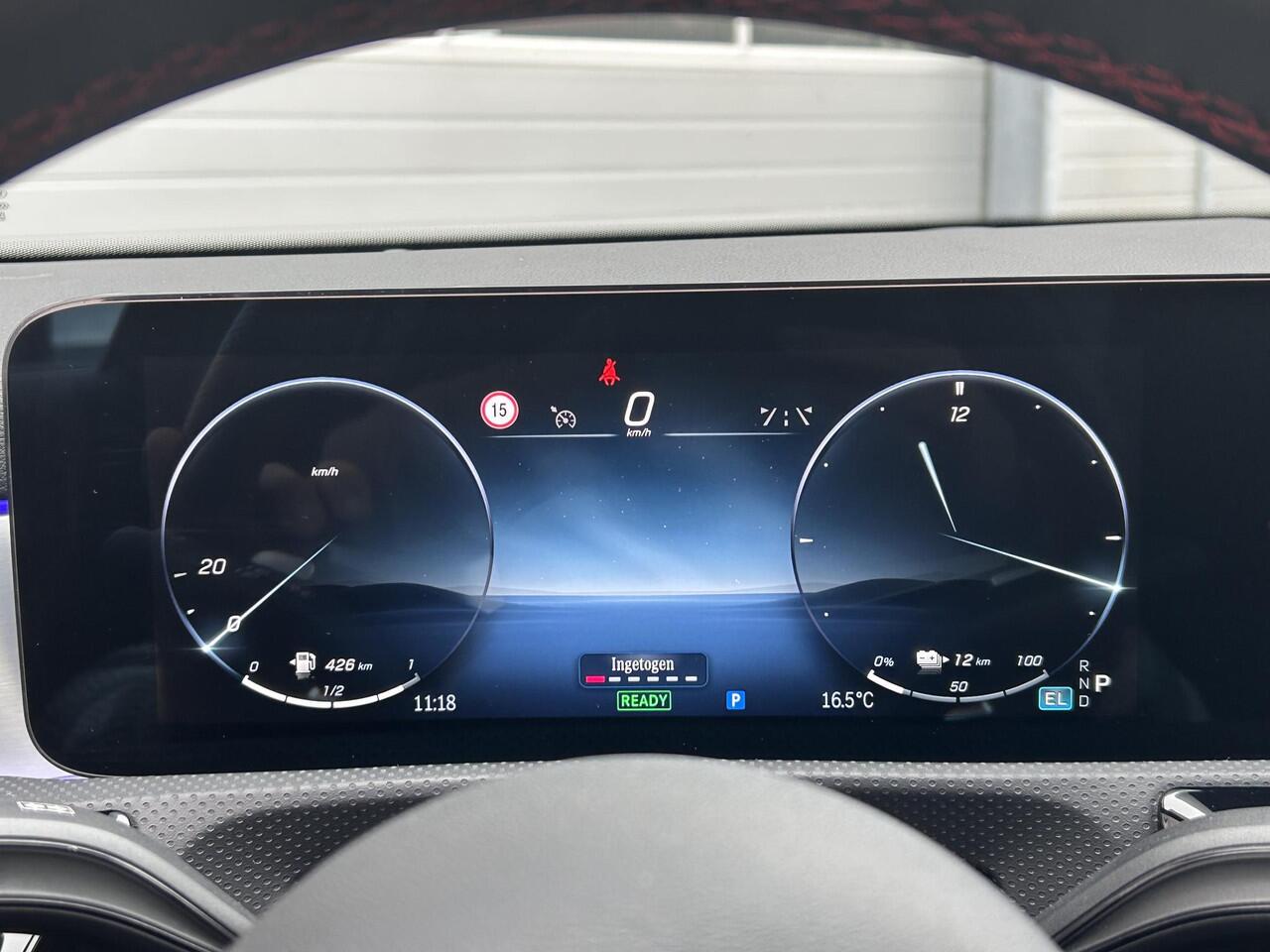 Mercedes-Benz A-KLASSE 250 e AMG Line | Memory Pakket | Panoramadak | Head Up Display | Premium-Plus Pakket | Multibeam led | Adaptieve cruise-control |