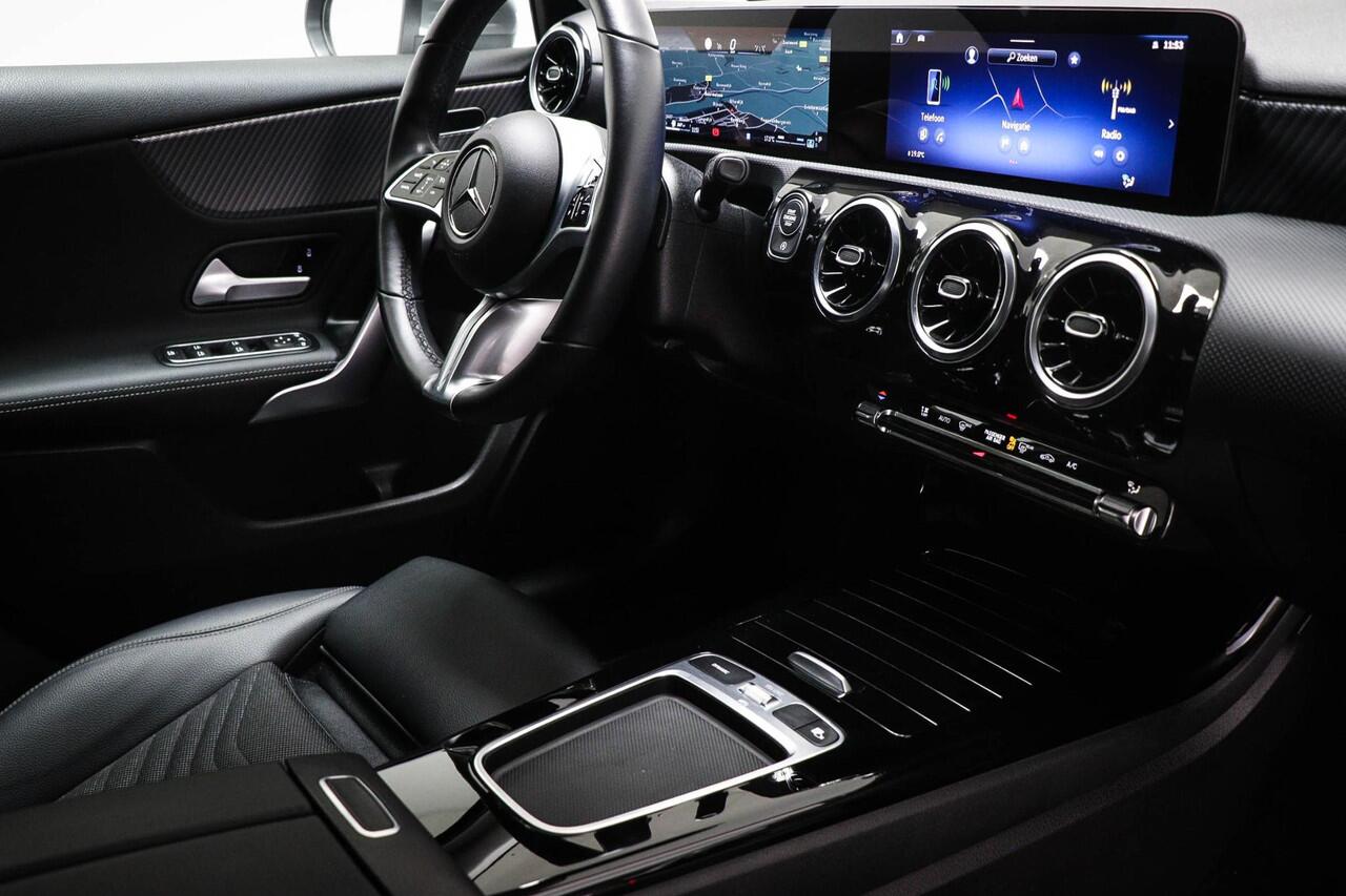 Mercedes-Benz A-KLASSE 180 Business Line | WIDESCREEN | DAB | APPLE | STUURVERWARMING | CAMERA
