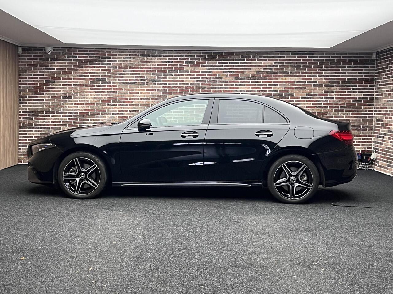 Mercedes-Benz A-KLASSE 250 e AMG Line Panorama Memory Sfeer 360 BTW