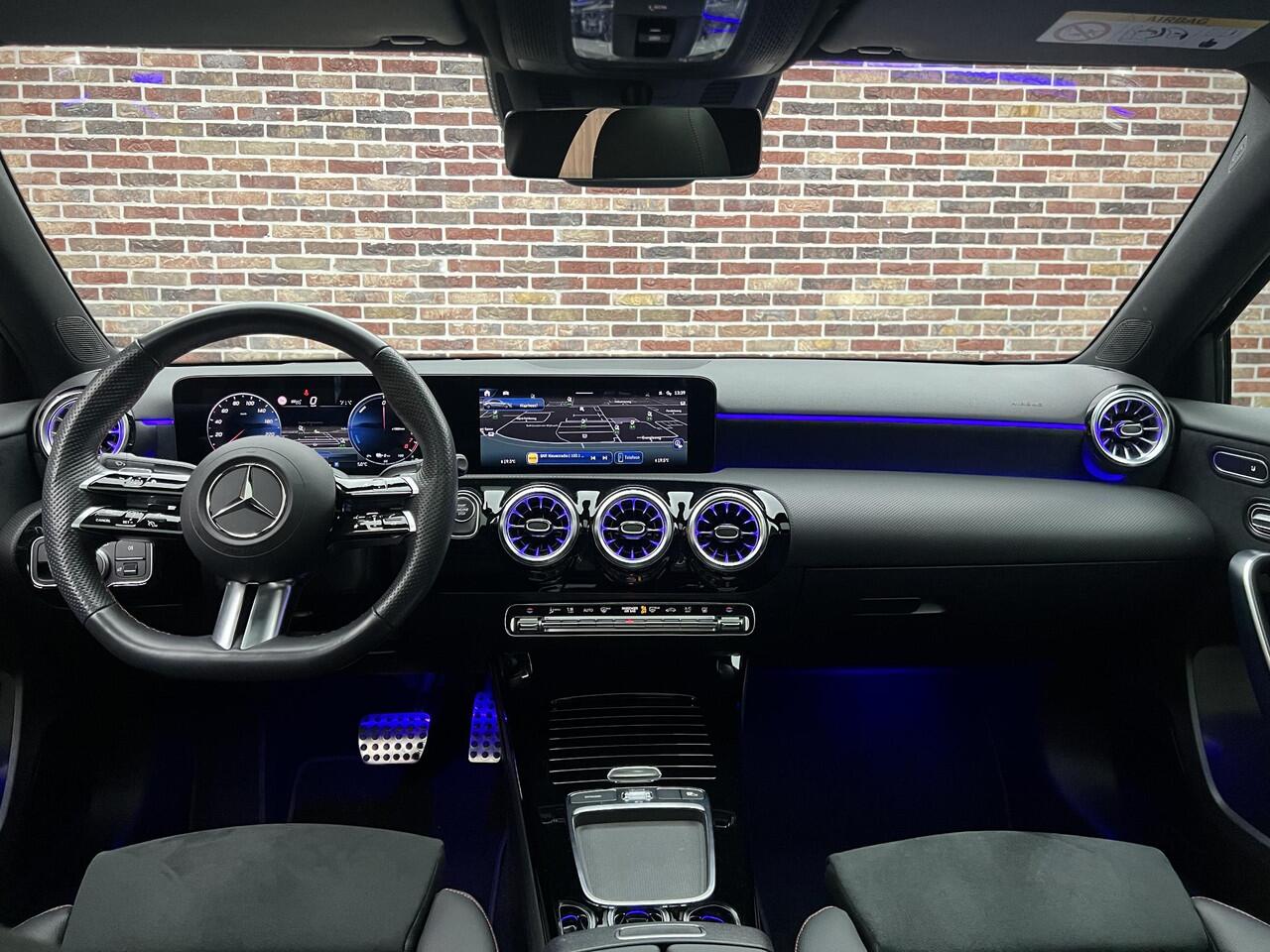Mercedes-Benz A-KLASSE 250 e AMG Line Panorama Memory Sfeer 360 BTW