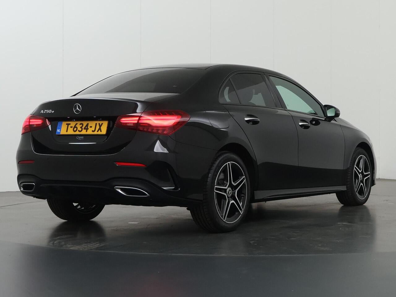 Mercedes-Benz A-KLASSE 250 e AMG Line | Night pakket | Stoelverwarming | Keyless GO |