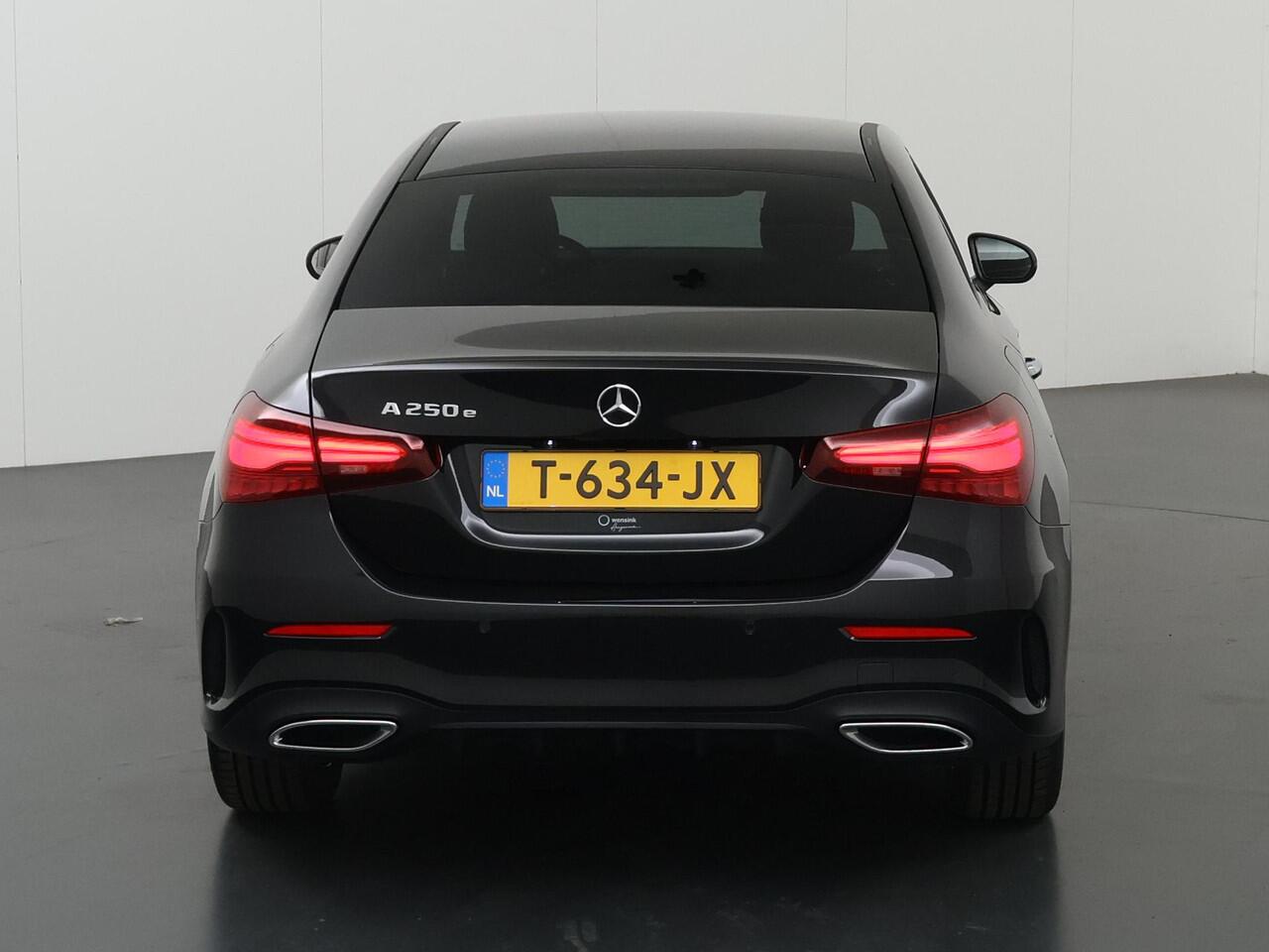 Mercedes-Benz A-KLASSE 250 e AMG Line | Night pakket | Stoelverwarming | Keyless GO |