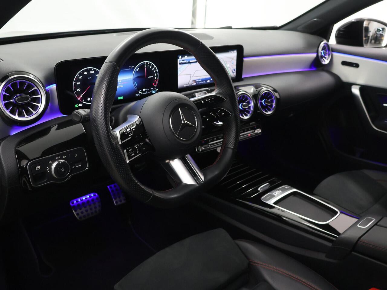 Mercedes-Benz A-KLASSE 250 e AMG Line | Night pakket | Stoelverwarming | Keyless GO |