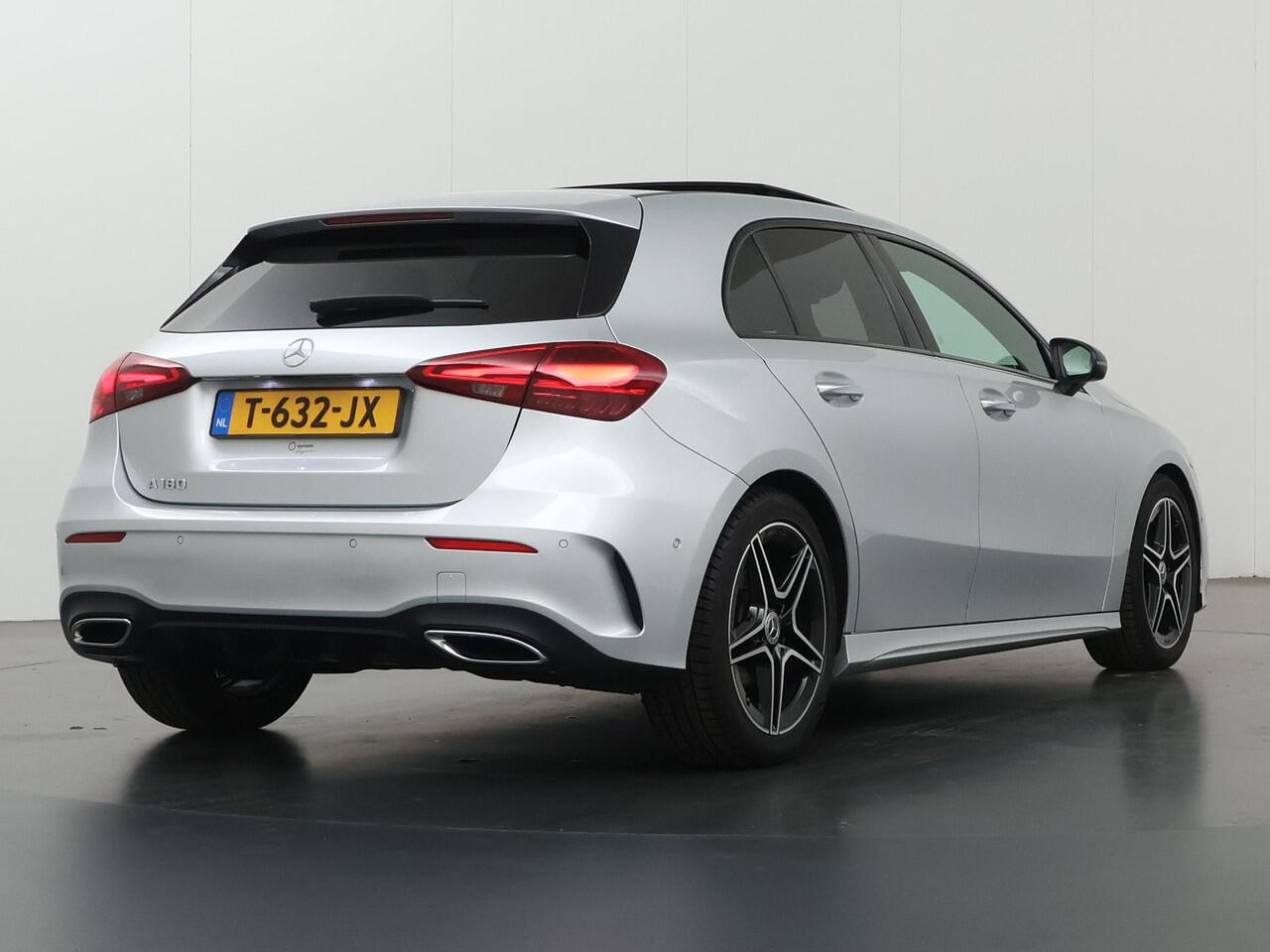 Mercedes-Benz A-KLASSE 180 AMG Line | Night pakket | Panoramadak | Sfeerverlichting |
