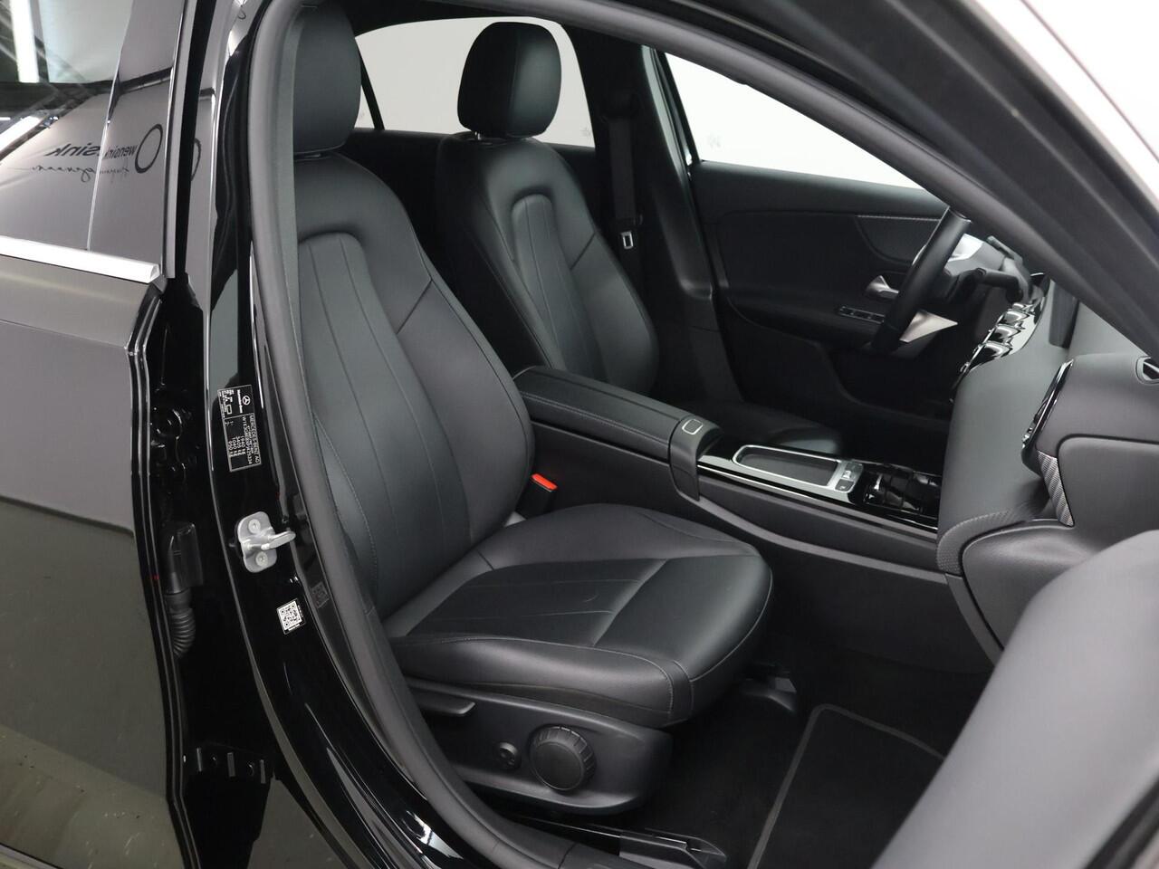 Mercedes-Benz A-KLASSE 180 Business Line | Stoelverwarming | Getint glas |