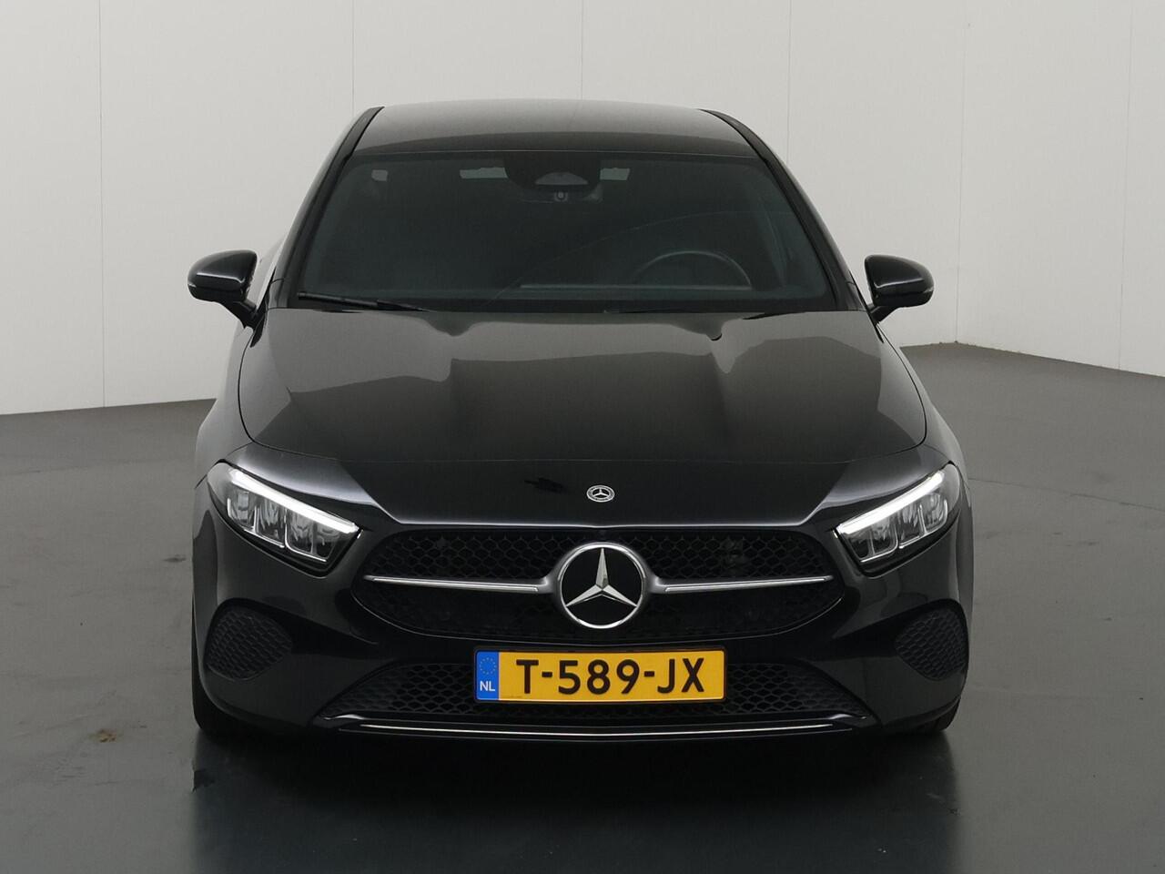 Mercedes-Benz A-KLASSE 180 Business Line | Stoelverwarming | Getint glas |