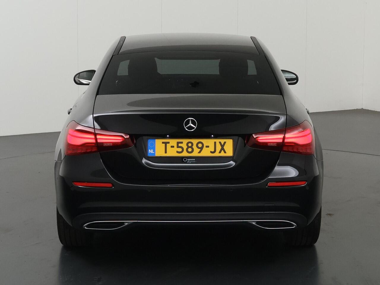 Mercedes-Benz A-KLASSE 180 Business Line | Stoelverwarming | Getint glas |