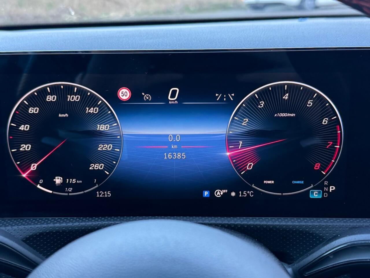 Mercedes-Benz A-KLASSE A180 AMG-PAKKET 150PK AUT. FACELIFT NAVI CAMERA SFEERVERLICHTING AIRCO LMV PDC