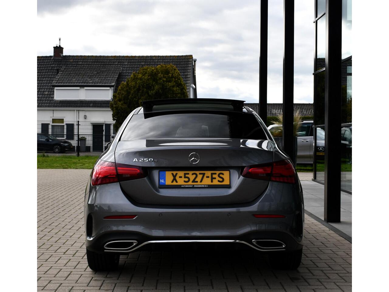 Mercedes-Benz A-KLASSE 250 e AMG Line HUD, Memory, 360`camera