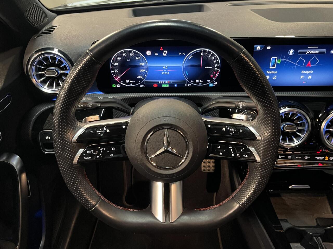 Mercedes-Benz A-KLASSE 250 e AMG Line 18"/Panoramadak/Head-up/Memory l+r/Stoel + stuurverwarming/Matrix LED/360 camera/Keyless/Dodehoek/Apple Carplay & Android Auto