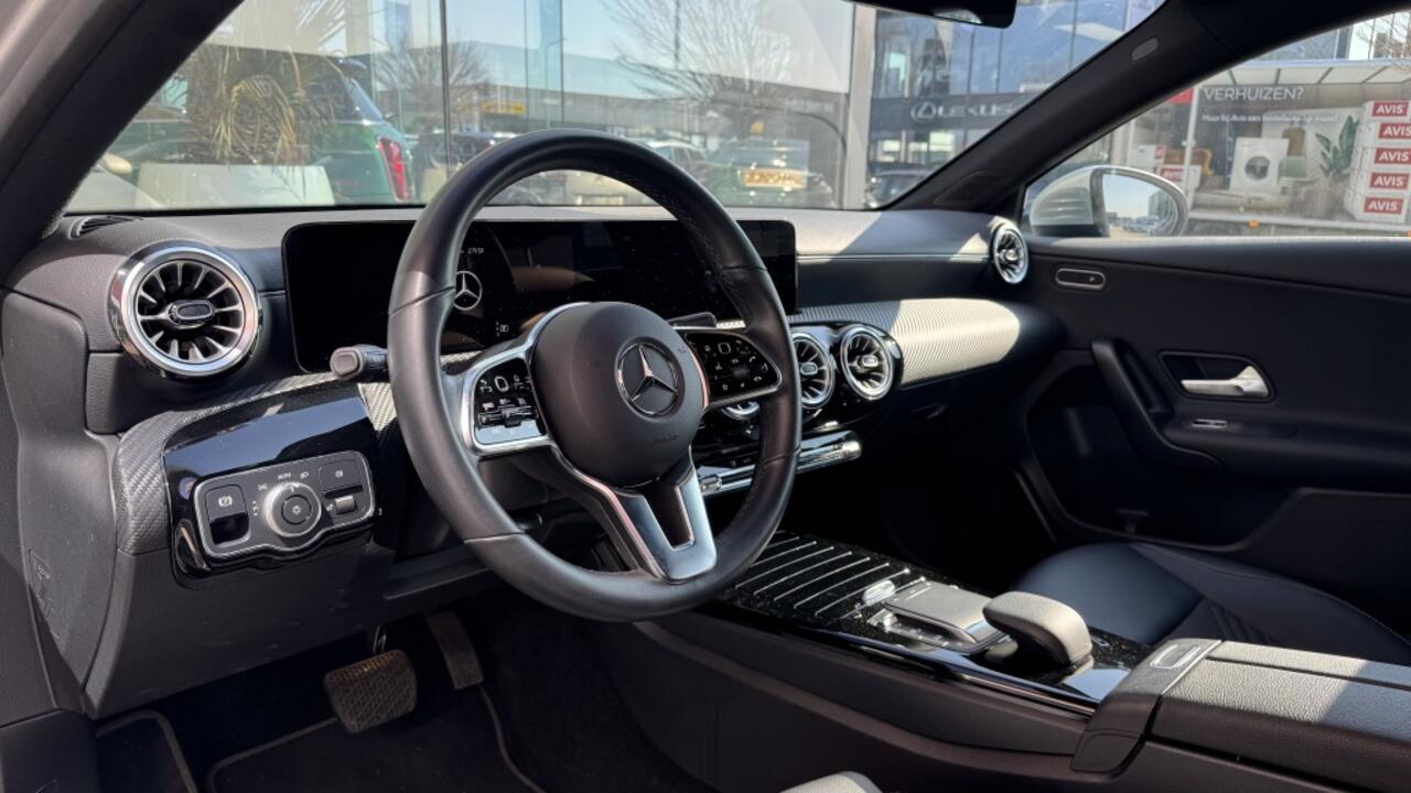Mercedes-Benz A-KLASSE 180 Luxury Line | Navi | camera | cruise