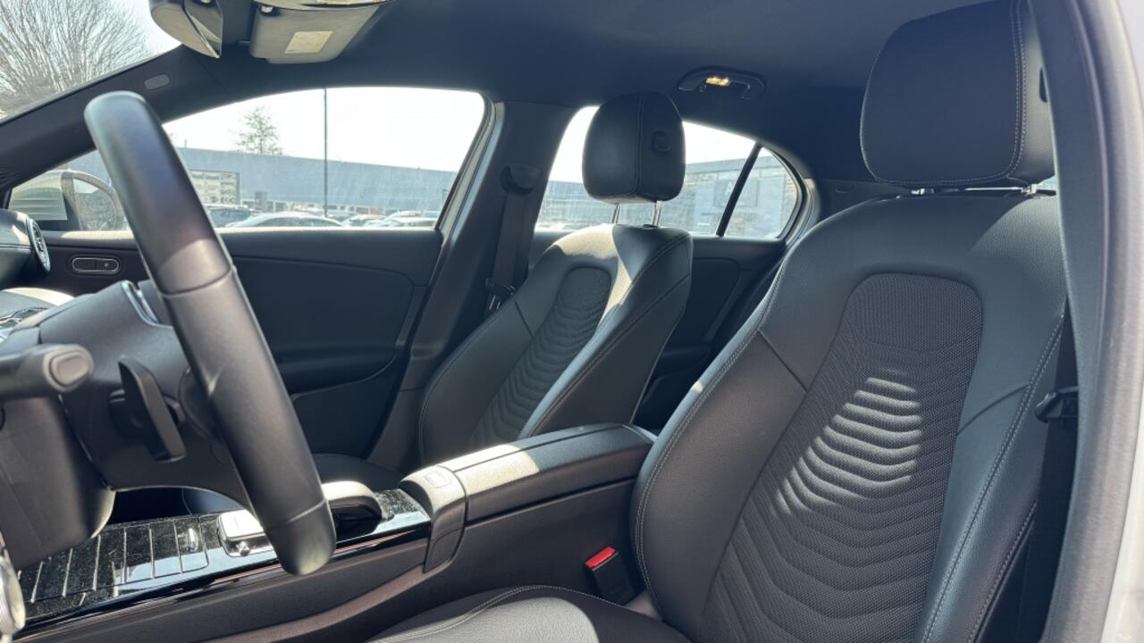 Mercedes-Benz A-KLASSE 180 Luxury Line | Navi | camera | cruise