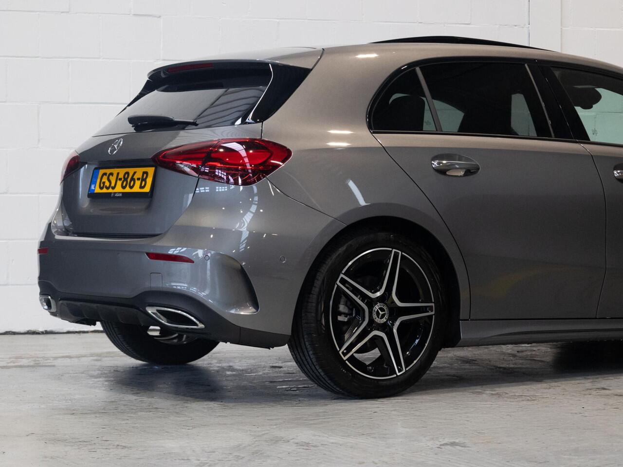 Mercedes-Benz A-KLASSE Hatchback 180 Star Edition AMG Line Panorama dak