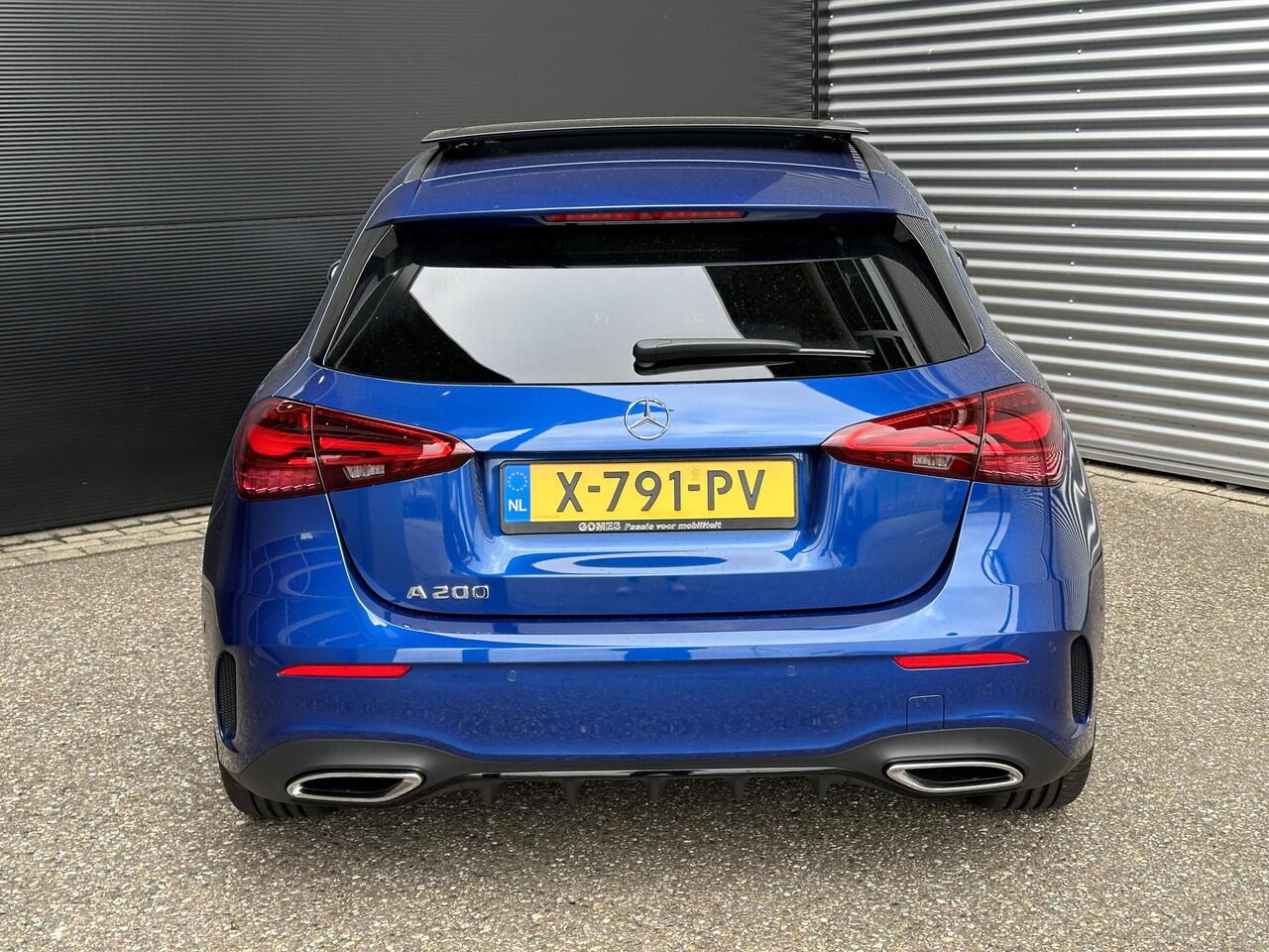 Mercedes-Benz A-KLASSE 200 | AMG | Panoramadak | Burmester Sound | Premium PLUS | Nightpakket | Memorystoelen verwarmd | Head-up display | Sfeerverlichting | Apple & Android Carplay