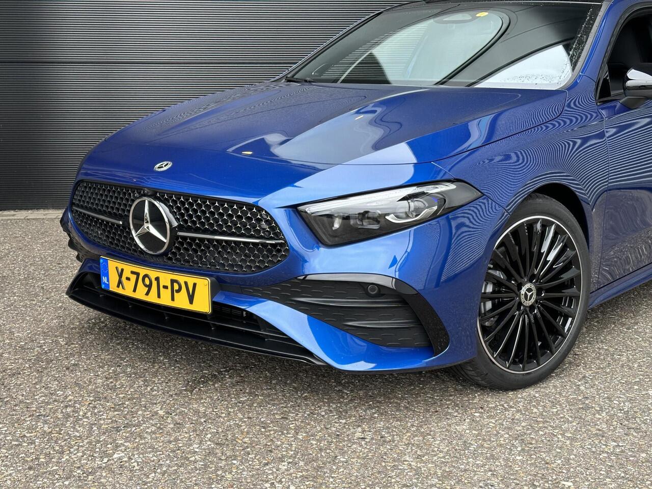 Mercedes-Benz A-KLASSE 200 | AMG | Panoramadak | Burmester Sound | Premium PLUS | Nightpakket | Memorystoelen verwarmd | Head-up display | Sfeerverlichting | Apple & Android Carplay