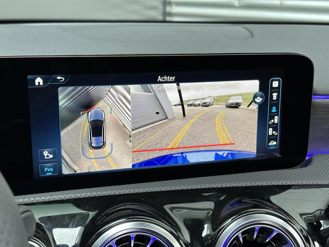 Mercedes-Benz A-KLASSE 200 | AMG | Panoramadak | Burmester Sound | Premium PLUS | Nightpakket | Memorystoelen verwarmd | Head-up display | Sfeerverlichting | Apple & Android Carplay