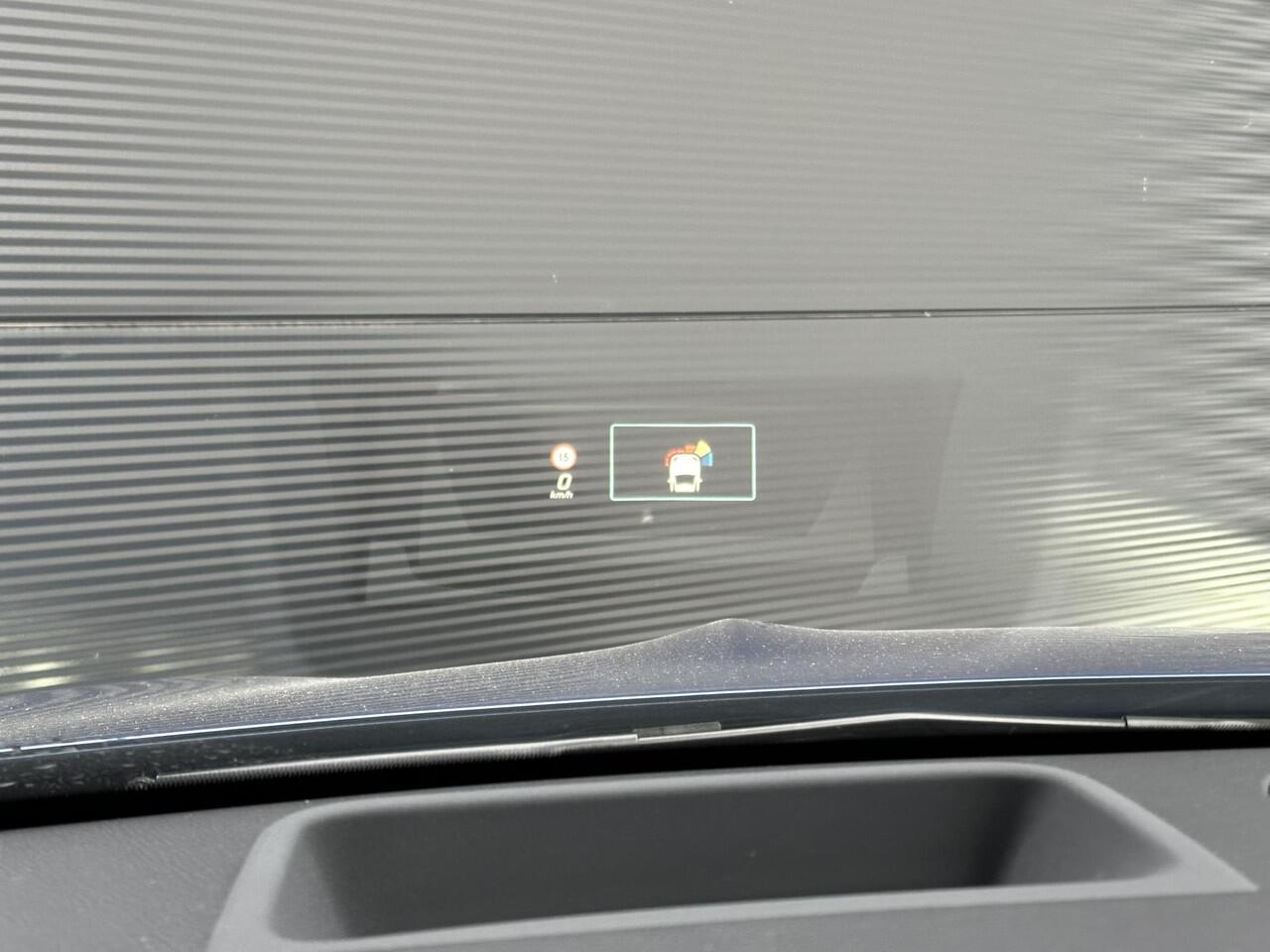 Mercedes-Benz A-KLASSE 200 | AMG | Panoramadak | Burmester Sound | Premium PLUS | Nightpakket | Memorystoelen verwarmd | Head-up display | Sfeerverlichting | Apple & Android Carplay