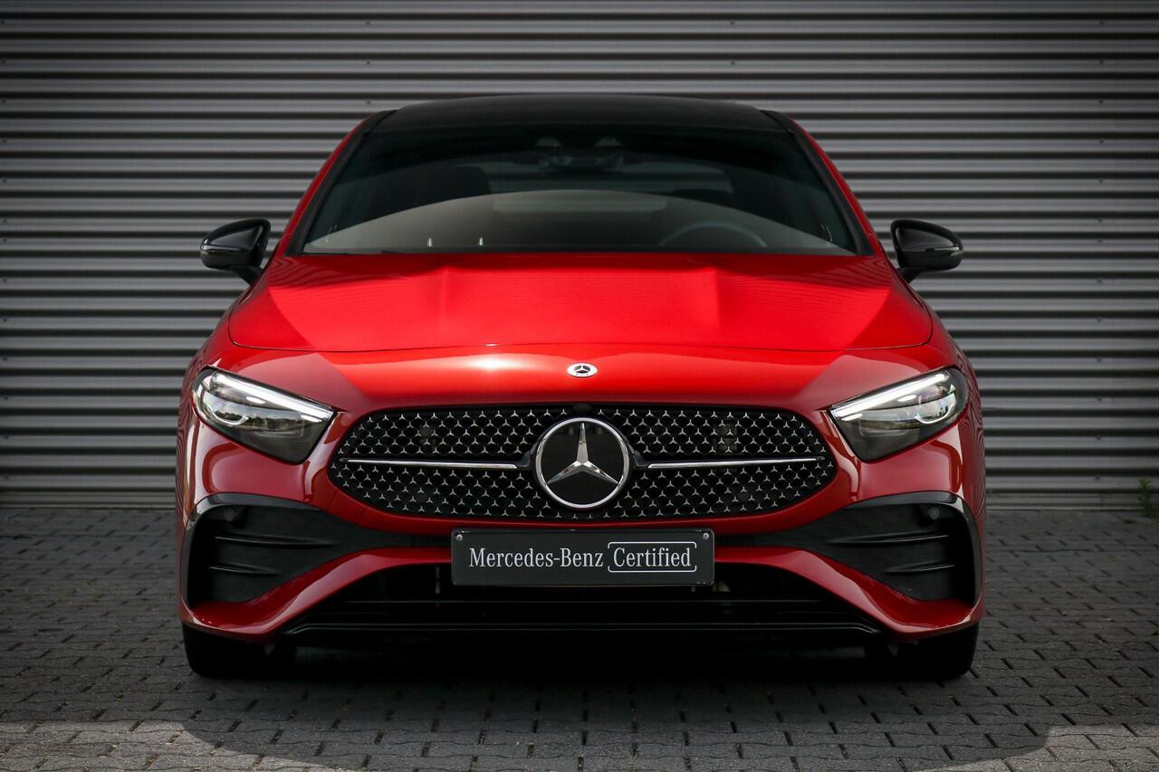 Mercedes-Benz A-KLASSE 180 AMG | Rijassistentiepakket | Panoramadak | Stoelverwarming | Achteruitrijcamera