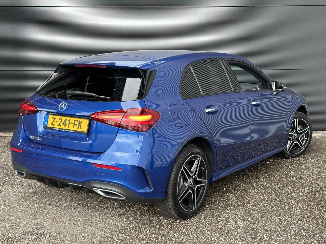 Mercedes-Benz A-KLASSE 250 e AMG Line | Night Pakket | Apple CarPlay | Android Auto | Sfeerverlichting | Stoelverwarming | Achteruitrijcamera | Parkeersensoren | Elektrisch Inklapbare Buitenspiegels