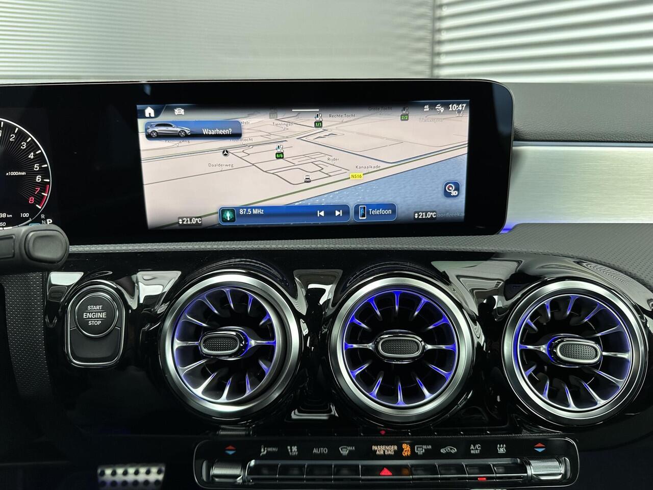 Mercedes-Benz A-KLASSE 250 e AMG Line | Night Pakket | Apple CarPlay | Android Auto | Sfeerverlichting | Stoelverwarming | Achteruitrijcamera | Parkeersensoren | Elektrisch Inklapbare Buitenspiegels