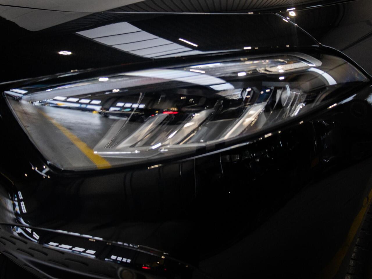 Mercedes-Benz A-KLASSE Hatchback 180 Star Edition AMG Line Panorama dak