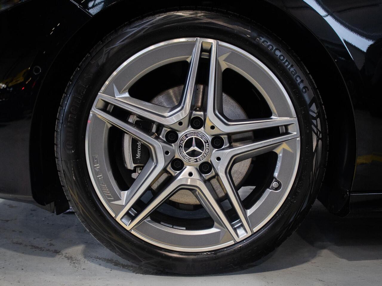 Mercedes-Benz A-KLASSE Hatchback 180 Star Edition AMG Line Panorama dak