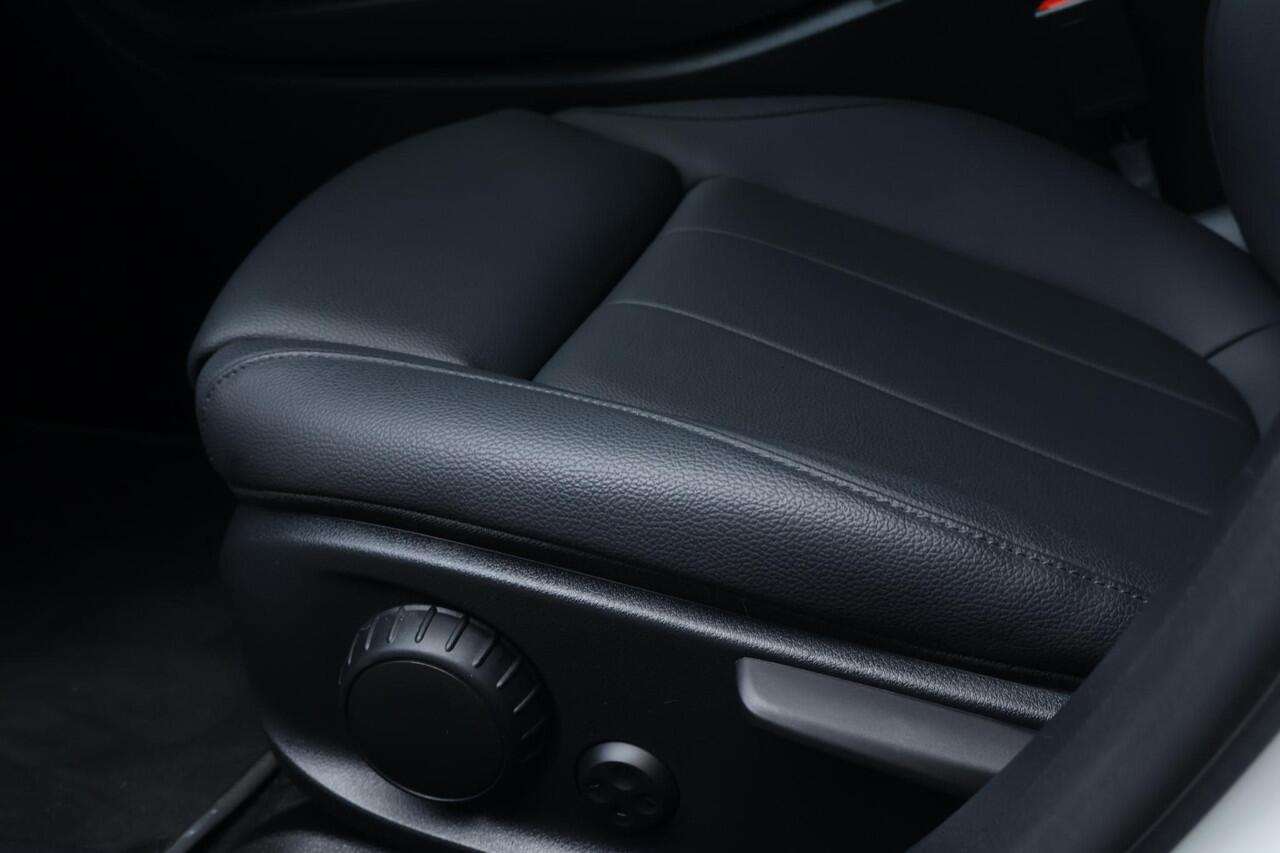 Mercedes-Benz A-KLASSE 250 e Luxury Line